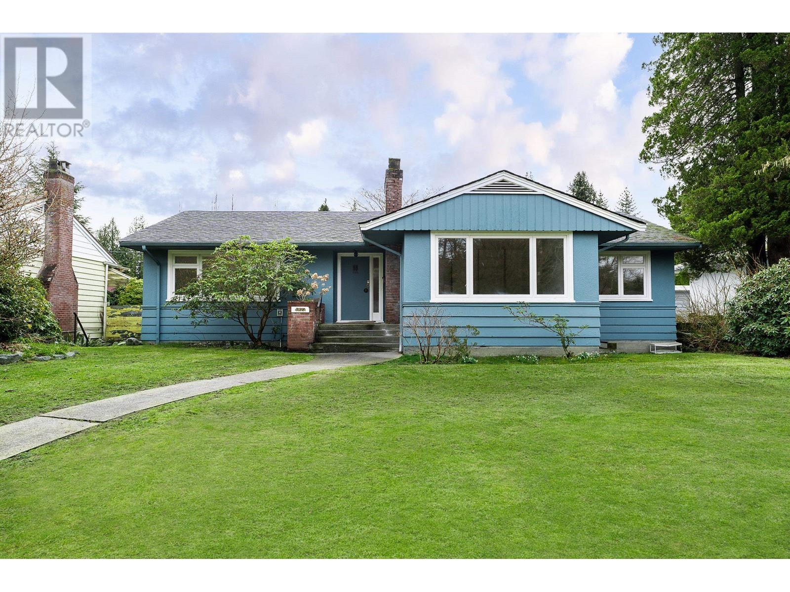 4922 QUEENSLAND ROAD, vancouver, British Columbia