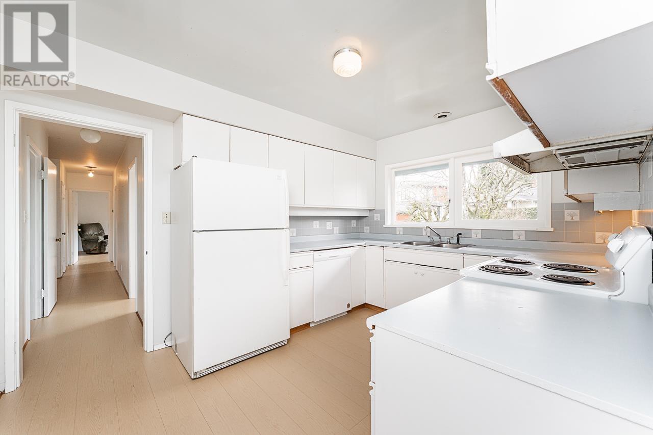 4922 Queensland Road, Vancouver, British Columbia  V6T 1G4 - Photo 13 - R2988479