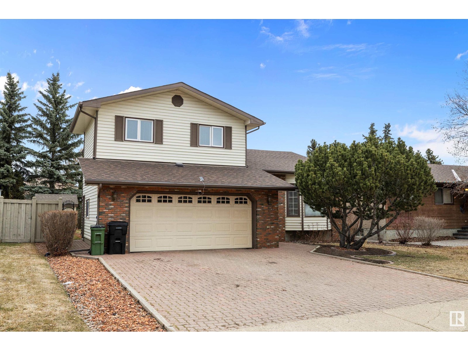 Property at 271 Gariepy CR NW image 1