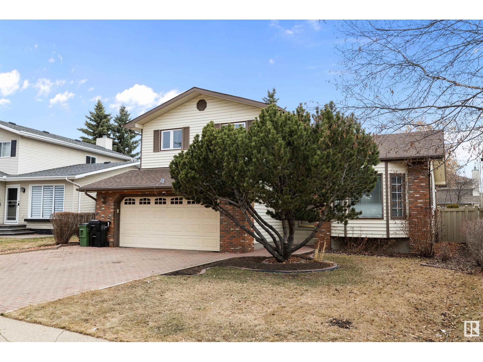 Property at 271 Gariepy CR NW image 2