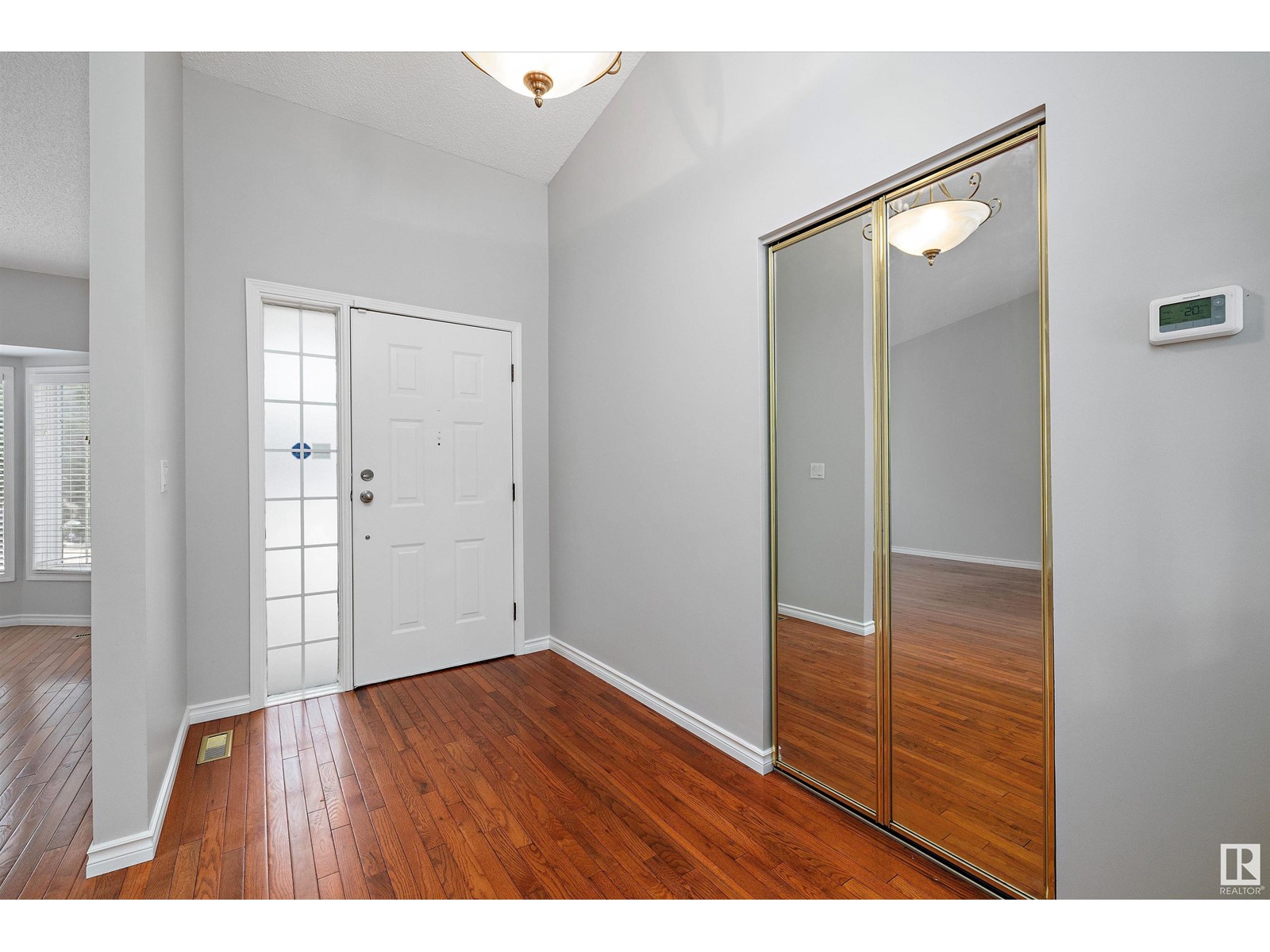 Property at 271 Gariepy CR NW image 3