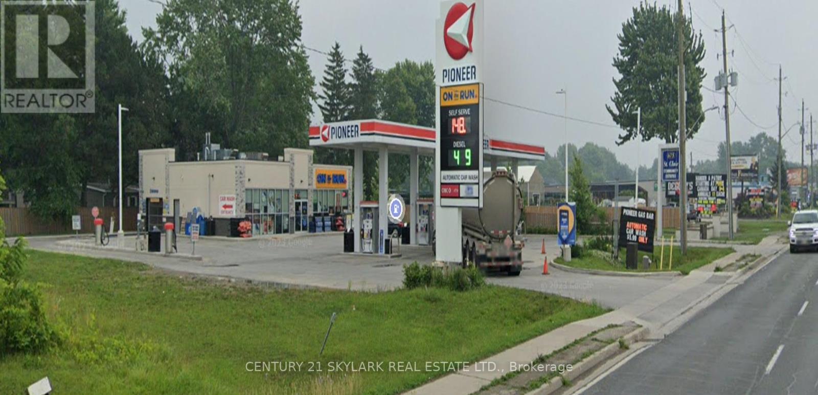 679 St Clair Street E, Chatham-Kent, Ontario  N7L 2M7 - Photo 1 - X12056745