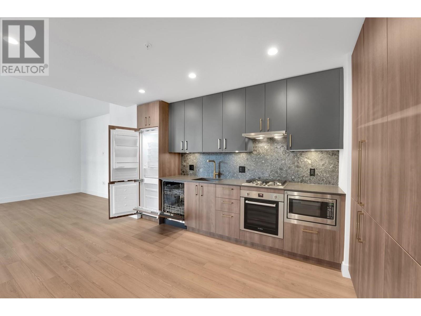 104 2375 Emery Street, North Vancouver, British Columbia  V7J 0E8 - Photo 11 - R2988171