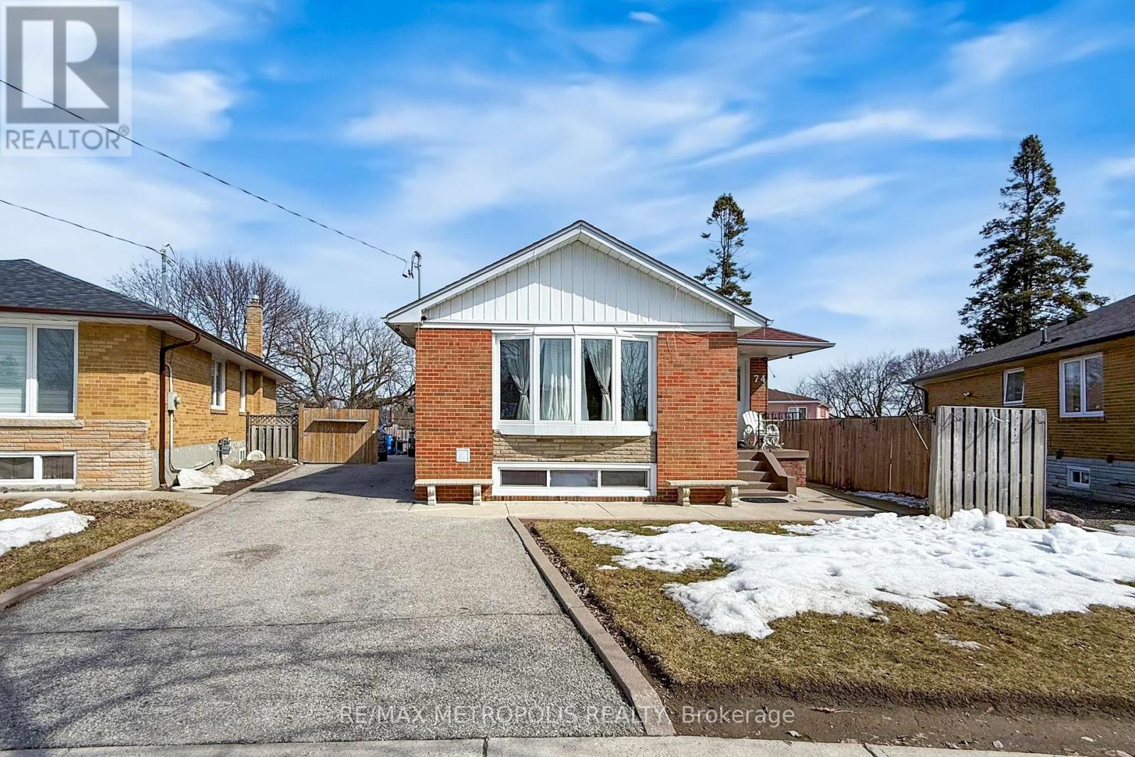 Property at 74 WANTANOPA CRESCENT image 1