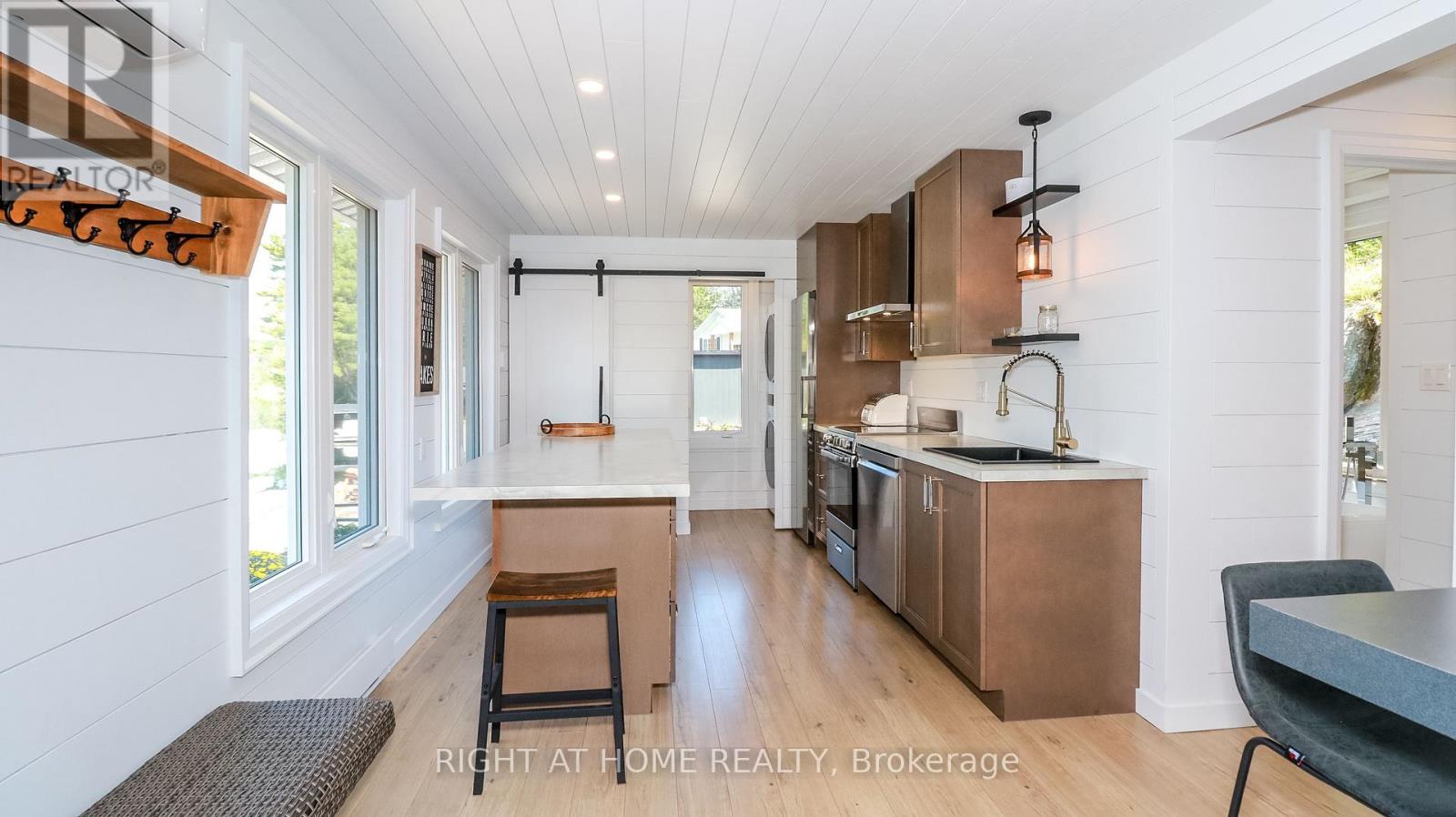 Property at 8150 LAIDLAW AVENUE image 5