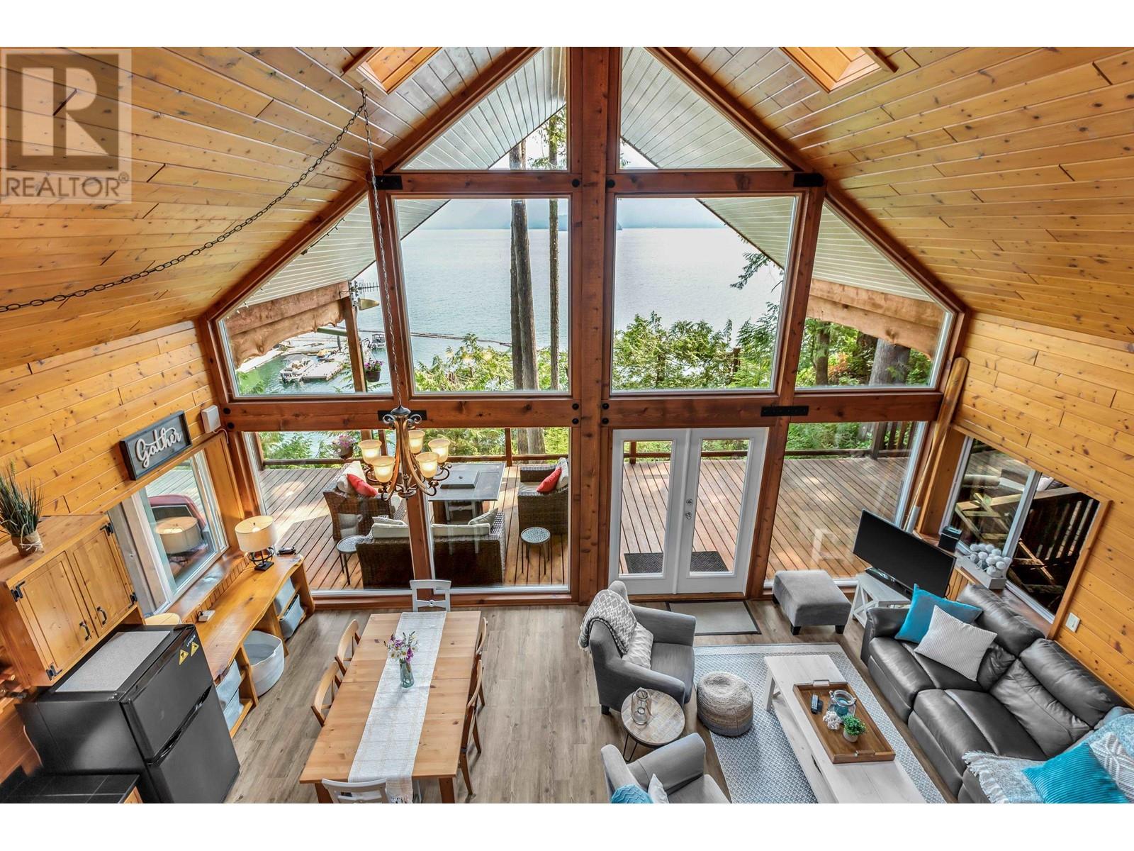 4 Christian Cove, Pitt Meadows, British Columbia  V3Y 1Z1 - Photo 3 - R2877555