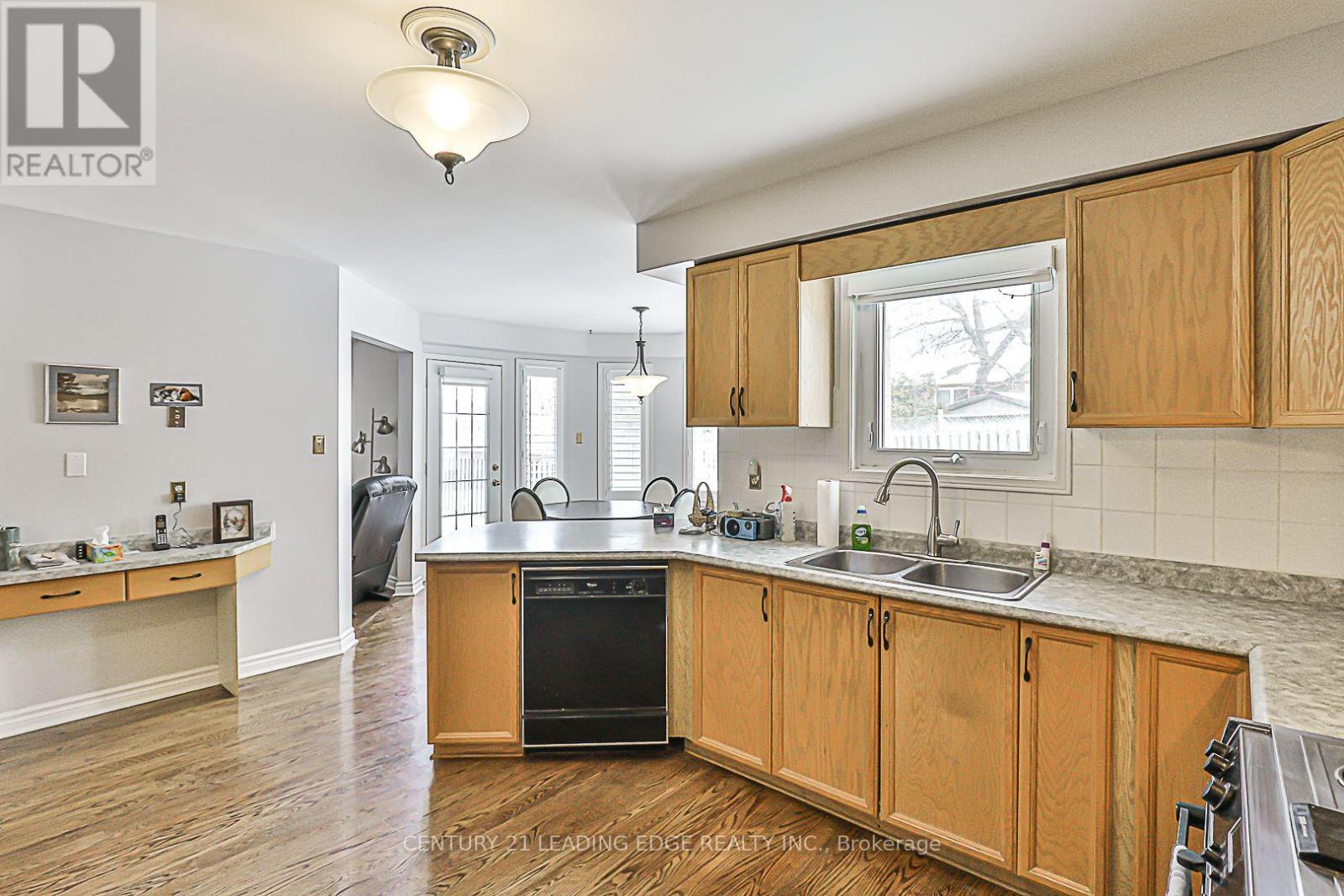 30 Wigston Court, Whitby, Ontario  L1R 2B9 - Photo 14 - E12004566