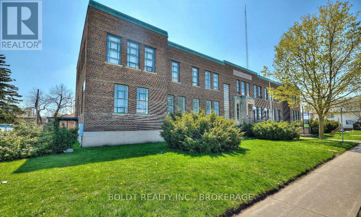 2 - 411 East Main Street, Welland, Ontario  L3B 3X3 - Photo 2 - X12072828