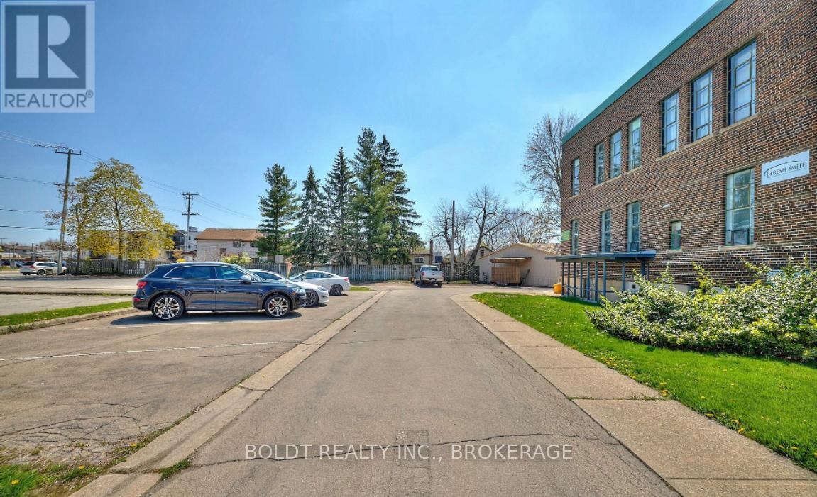 2 - 411 East Main Street, Welland, Ontario  L3B 3X3 - Photo 5 - X12072828