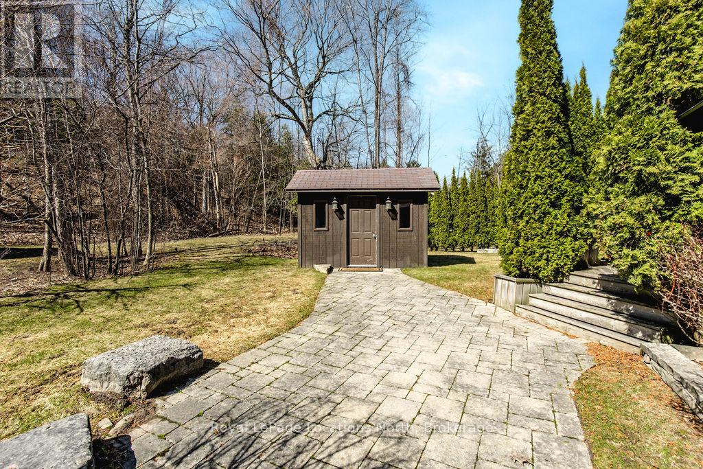 138 St Moritz Crescent, Blue Mountains, Ontario  L9Y 0S6 - Photo 33 - X12072915
