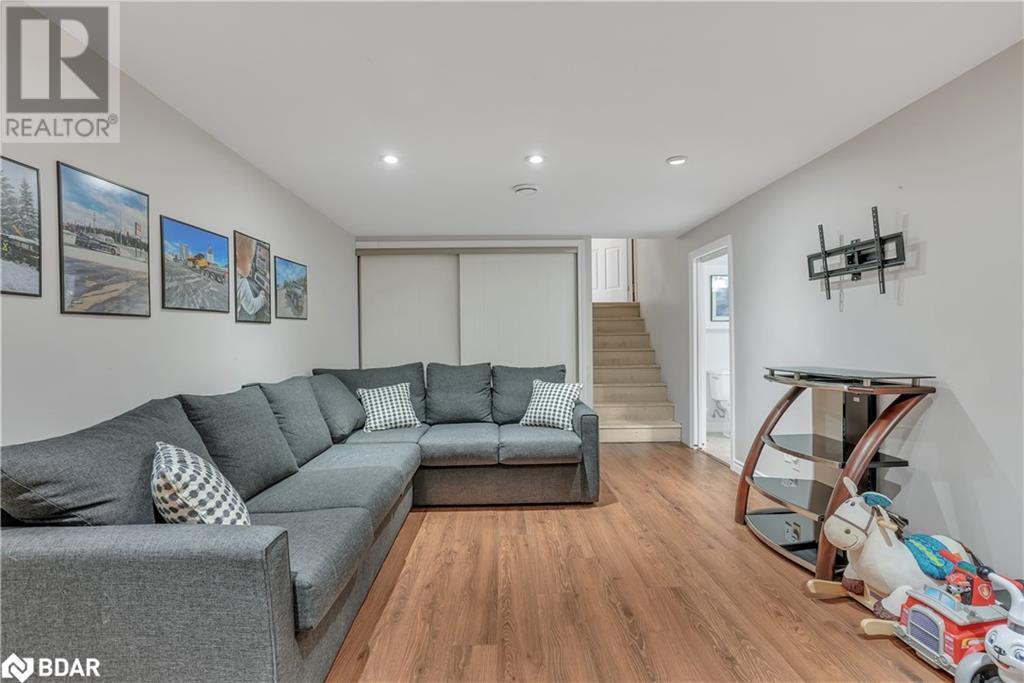 279 Sunnidale Road, Wasaga Beach, Ontario  L9Z 2T4 - Photo 15 - 40715423