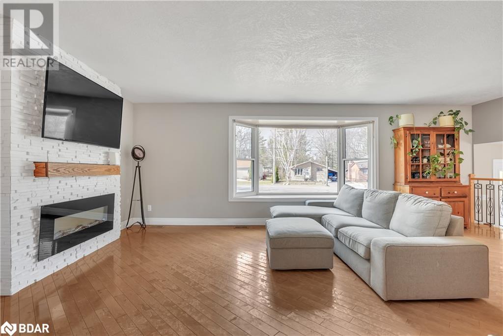 279 Sunnidale Road, Wasaga Beach, Ontario  L9Z 2T4 - Photo 4 - 40715423