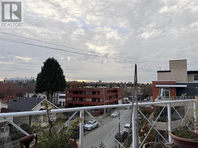 319 760 Kingsway, Vancouver, British Columbia  V5V 3C1 - Photo 1 - R2988135