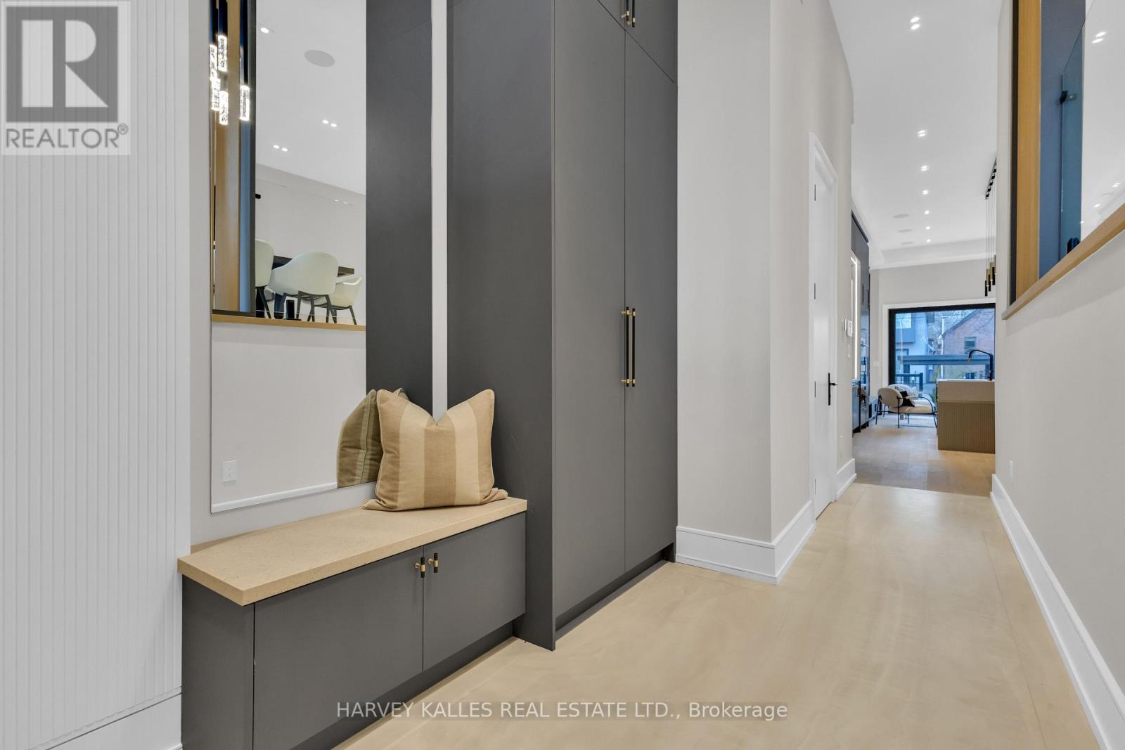Property at 116 BRIAR HILL AVENUE image 4
