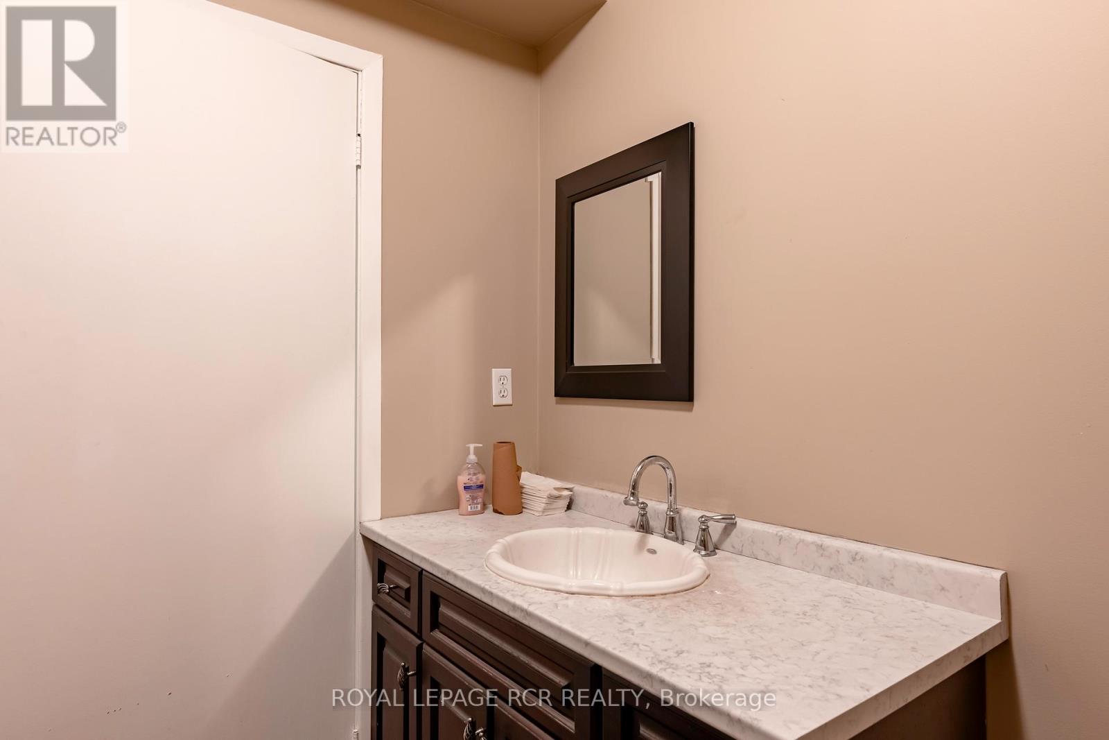 21 Stewart Court, Orangeville, Ontario  L9W 3Z9 - Photo 17 - W12072835