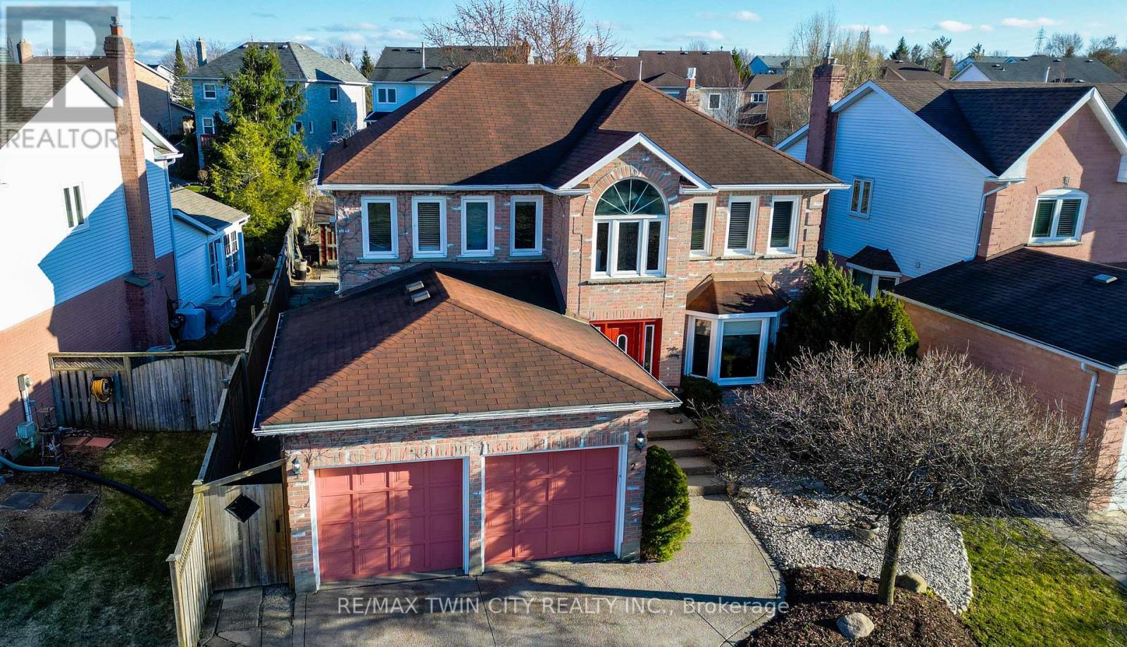 Property at 25 LYNNVALLEY CRESCENT image 2