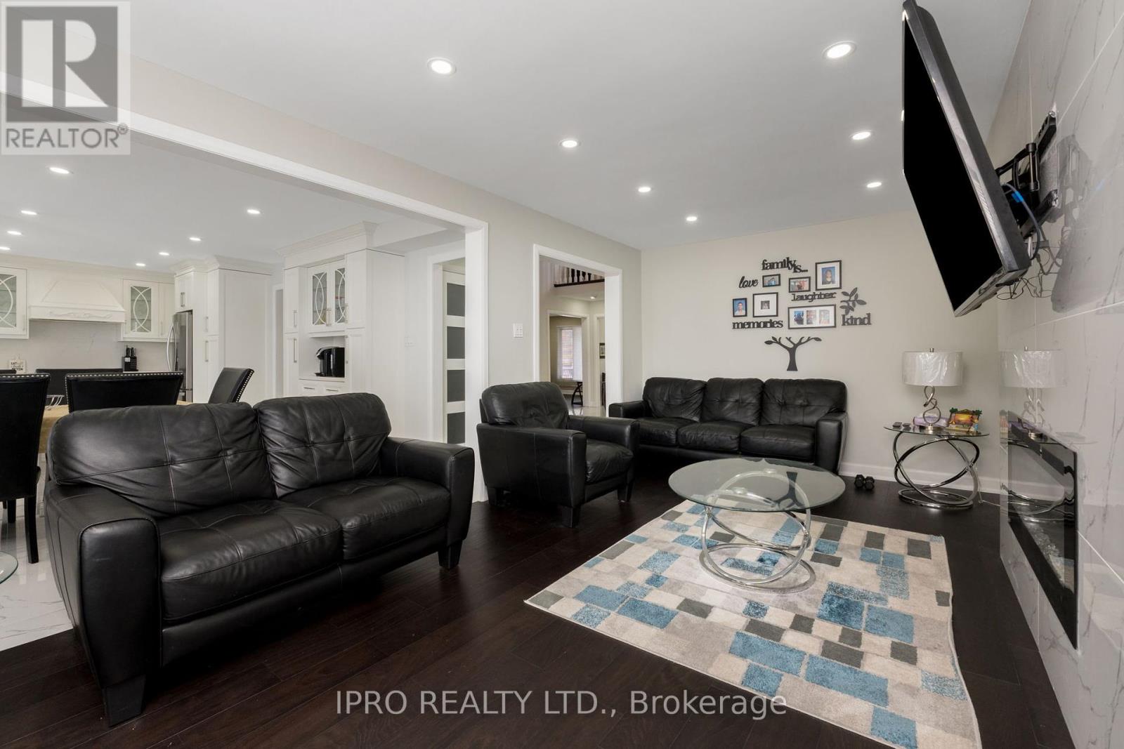 108 Zinnia Place, Vaughan, Ontario  L4L 6G5 - Photo 19 - N12072913