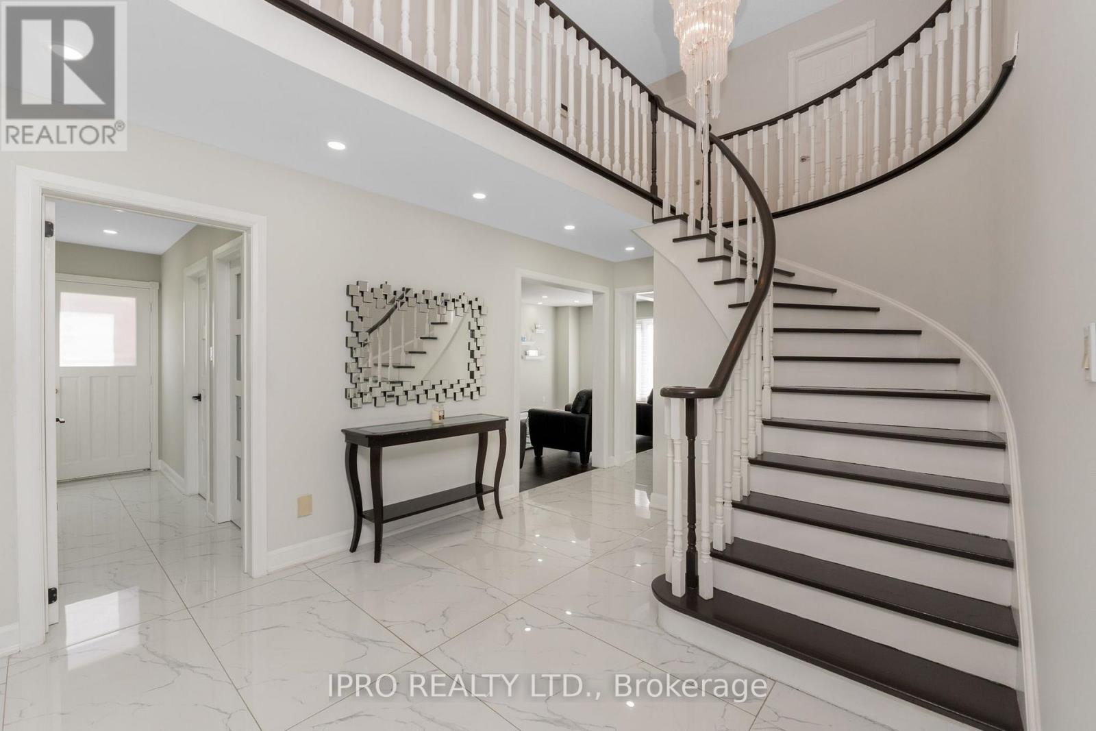 108 Zinnia Place, Vaughan, Ontario  L4L 6G5 - Photo 23 - N12072913