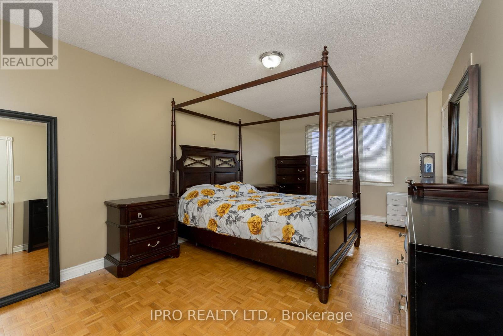 108 Zinnia Place, Vaughan, Ontario  L4L 6G5 - Photo 25 - N12072913