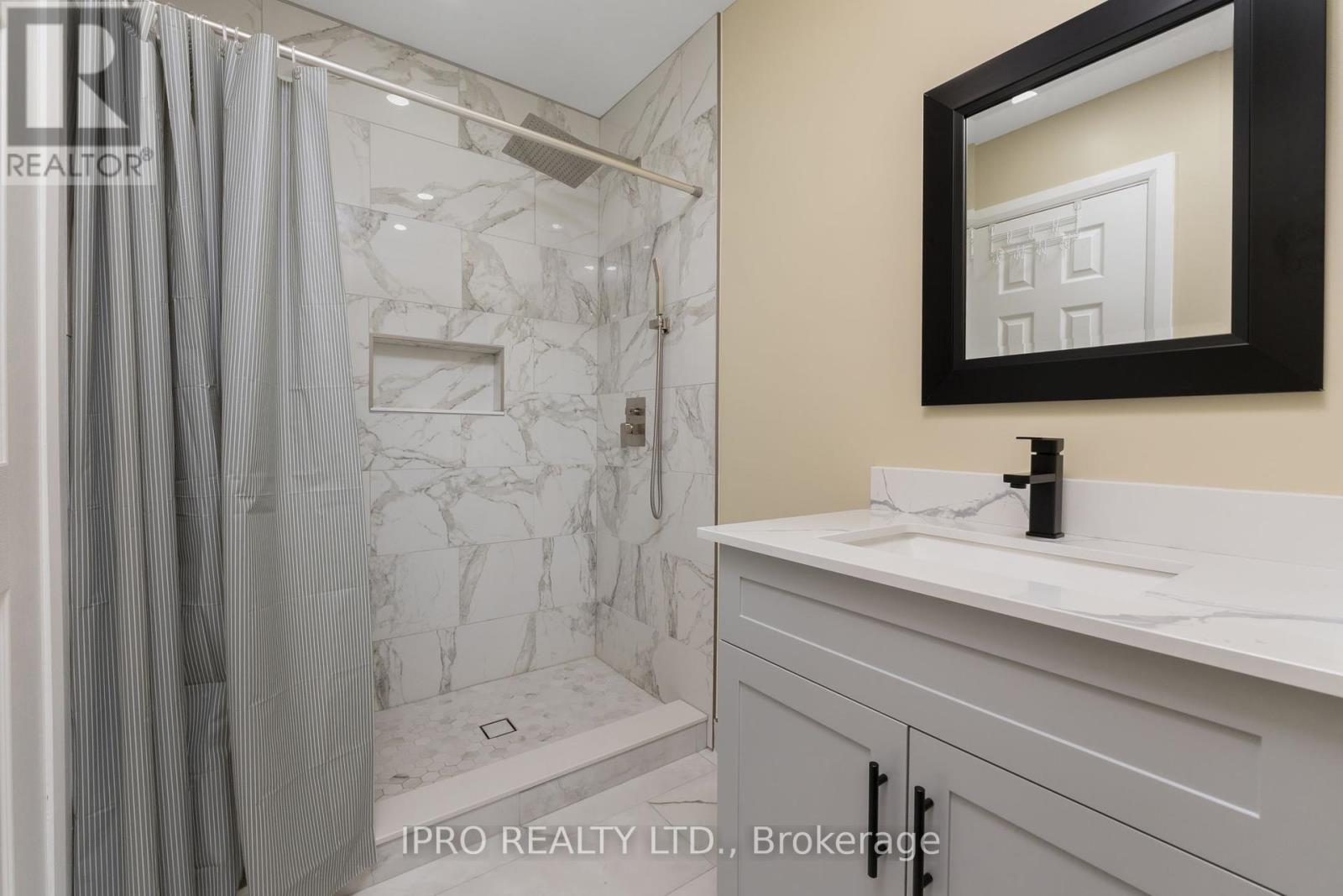 108 Zinnia Place, Vaughan, Ontario  L4L 6G5 - Photo 26 - N12072913