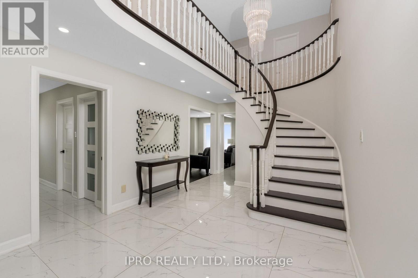 Property at 108 ZINNIA PLACE image 4