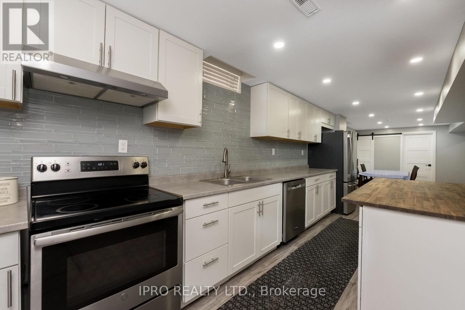 108 Zinnia Place, Vaughan, Ontario  L4L 6G5 - Photo 42 - N12072913