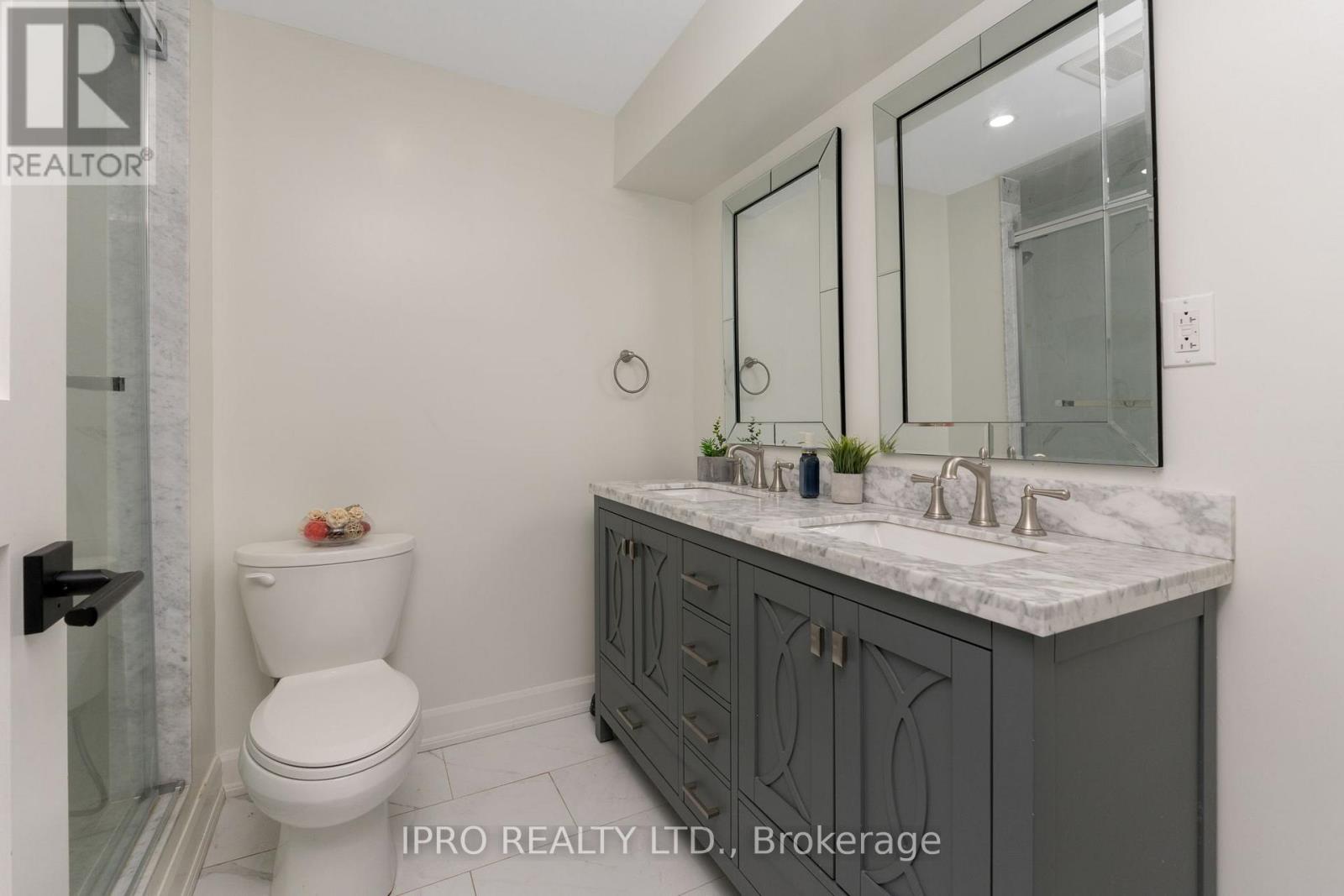 108 Zinnia Place, Vaughan, Ontario  L4L 6G5 - Photo 43 - N12072913