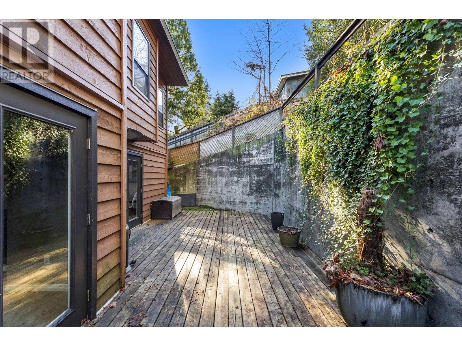 301 Cardiff Way, Port Moody, British Columbia  V3H 3W4 - Photo 7 - R2988409