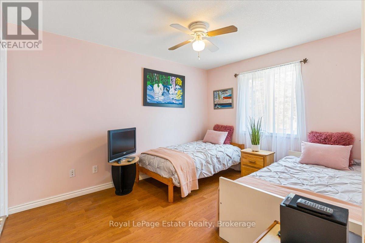 35 Sauble Woods Crescent, South Bruce Peninsula, Ontario  N0H 2G0 - Photo 15 - X12072959