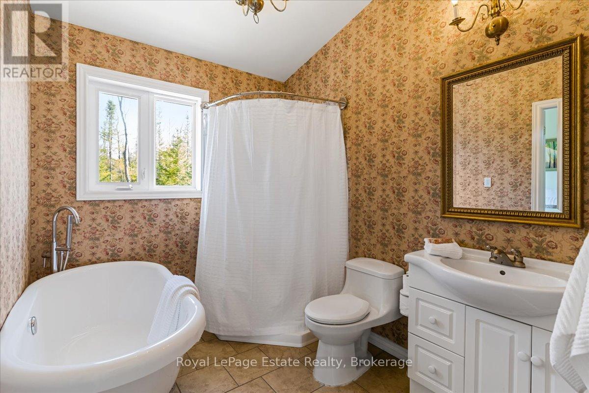 35 Sauble Woods Crescent, South Bruce Peninsula, Ontario  N0H 2G0 - Photo 19 - X12072959