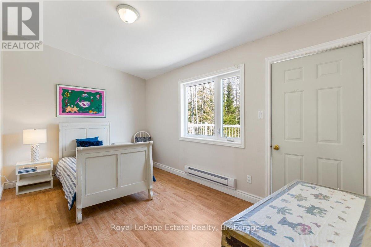 35 Sauble Woods Crescent, South Bruce Peninsula, Ontario  N0H 2G0 - Photo 24 - X12072959