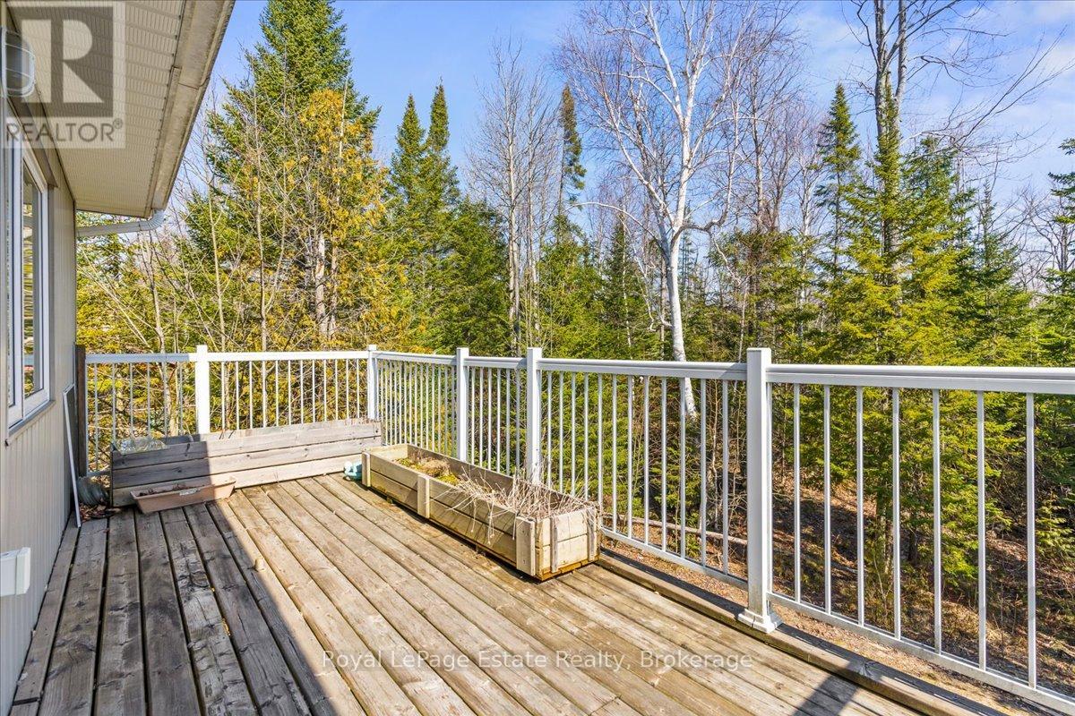 35 Sauble Woods Crescent, South Bruce Peninsula, Ontario  N0H 2G0 - Photo 25 - X12072959