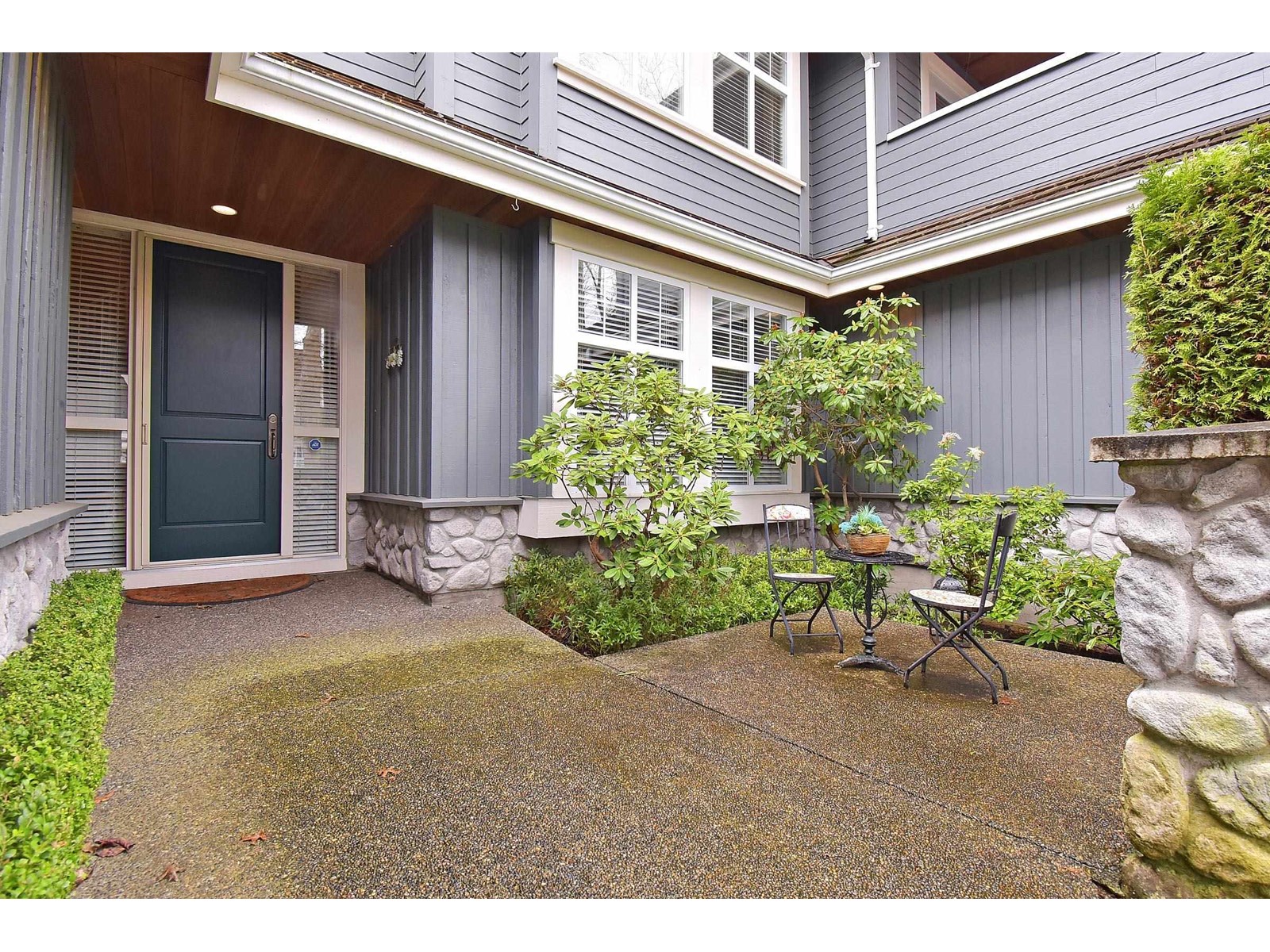 Property at 8 15715 34 AVENUE image 2