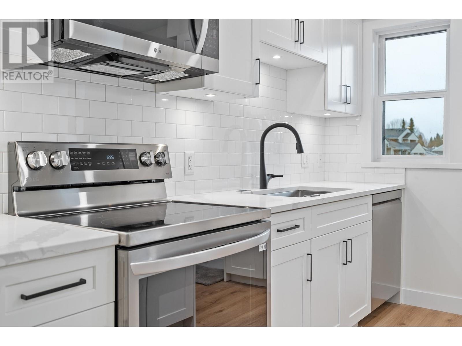 7423 13TH AVENUE, burnaby, British Columbia