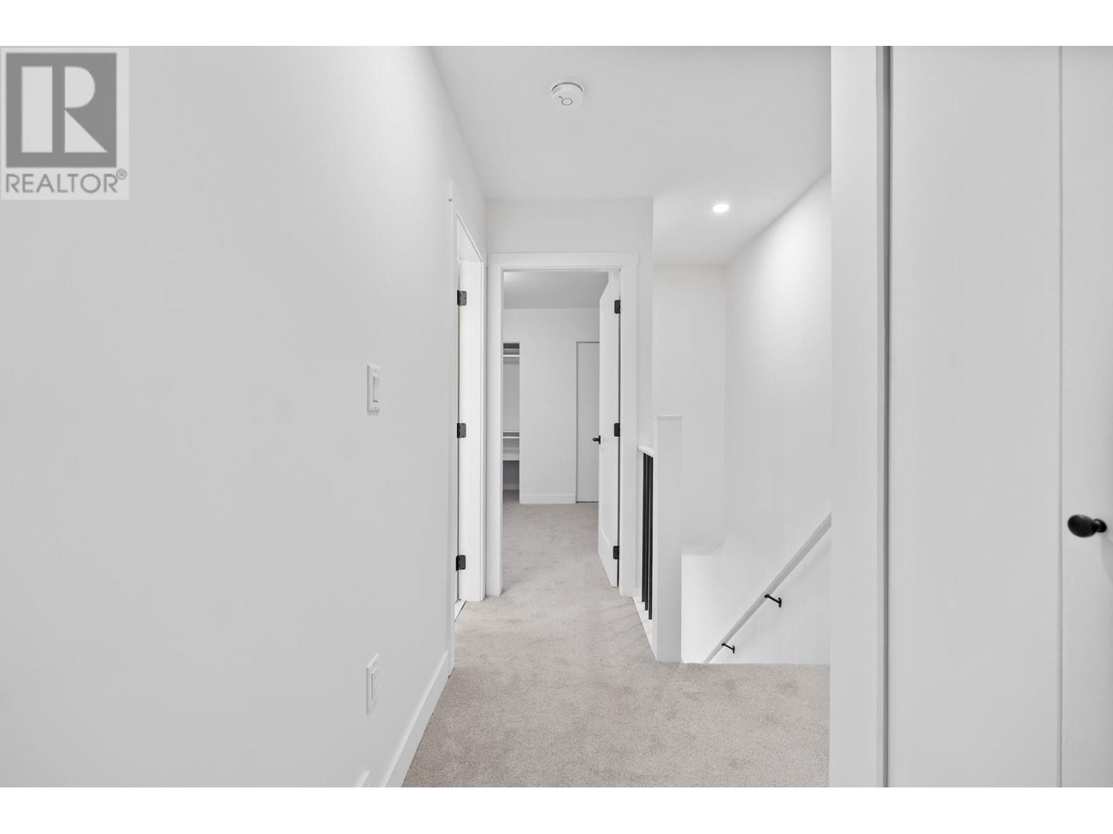 7423 13th Avenue, Burnaby, British Columbia  V3N 2E2 - Photo 12 - R2988498