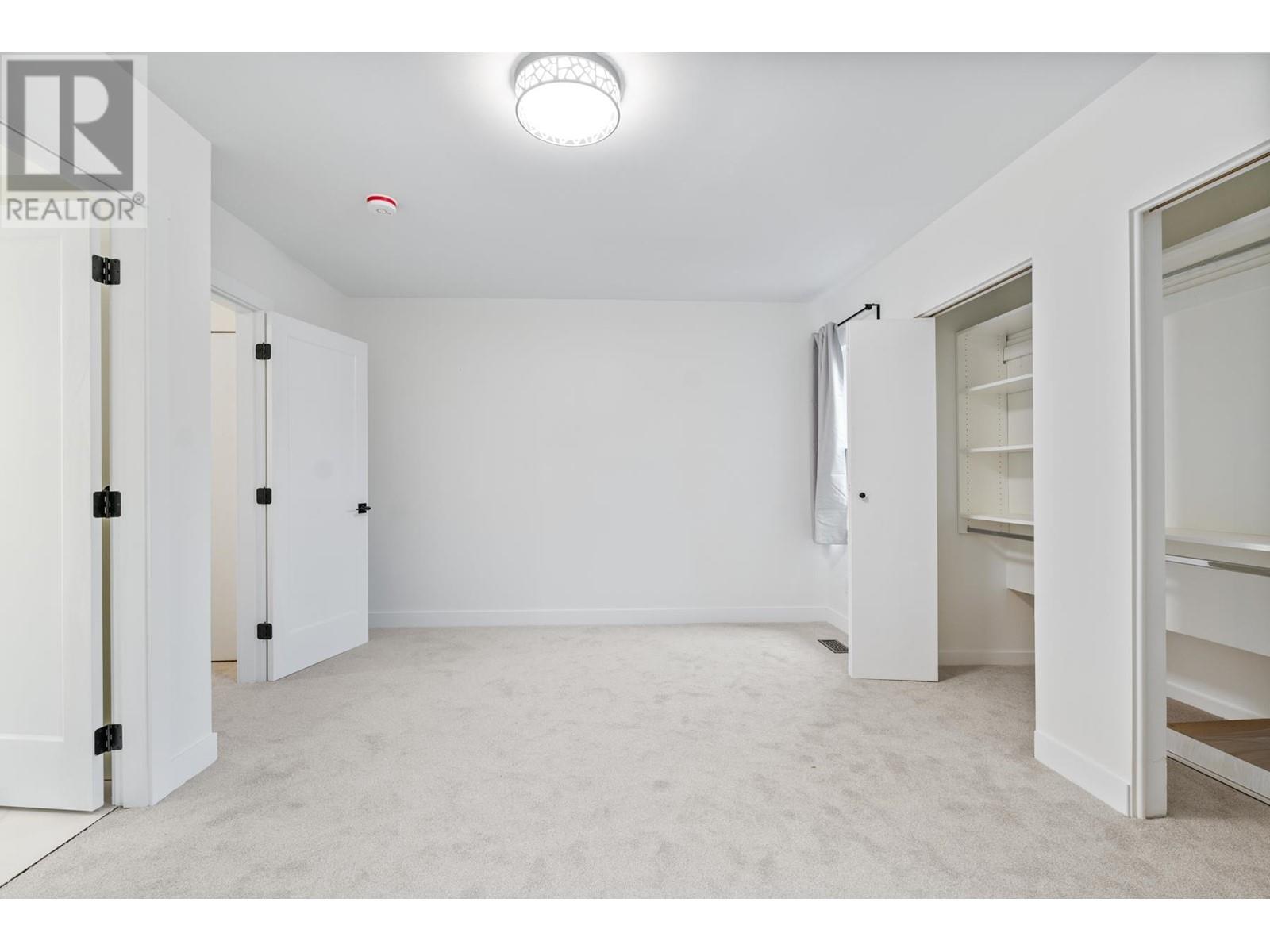 7423 13th Avenue, Burnaby, British Columbia  V3N 2E2 - Photo 14 - R2988498