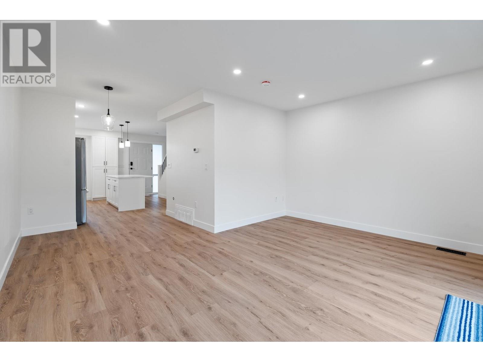7423 13th Avenue, Burnaby, British Columbia  V3N 2E2 - Photo 22 - R2988498
