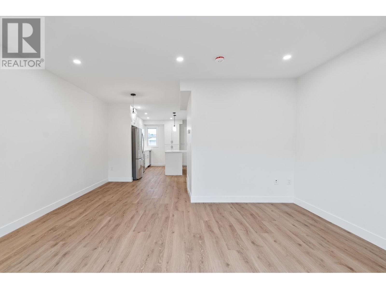 7423 13th Avenue, Burnaby, British Columbia  V3N 2E2 - Photo 24 - R2988498