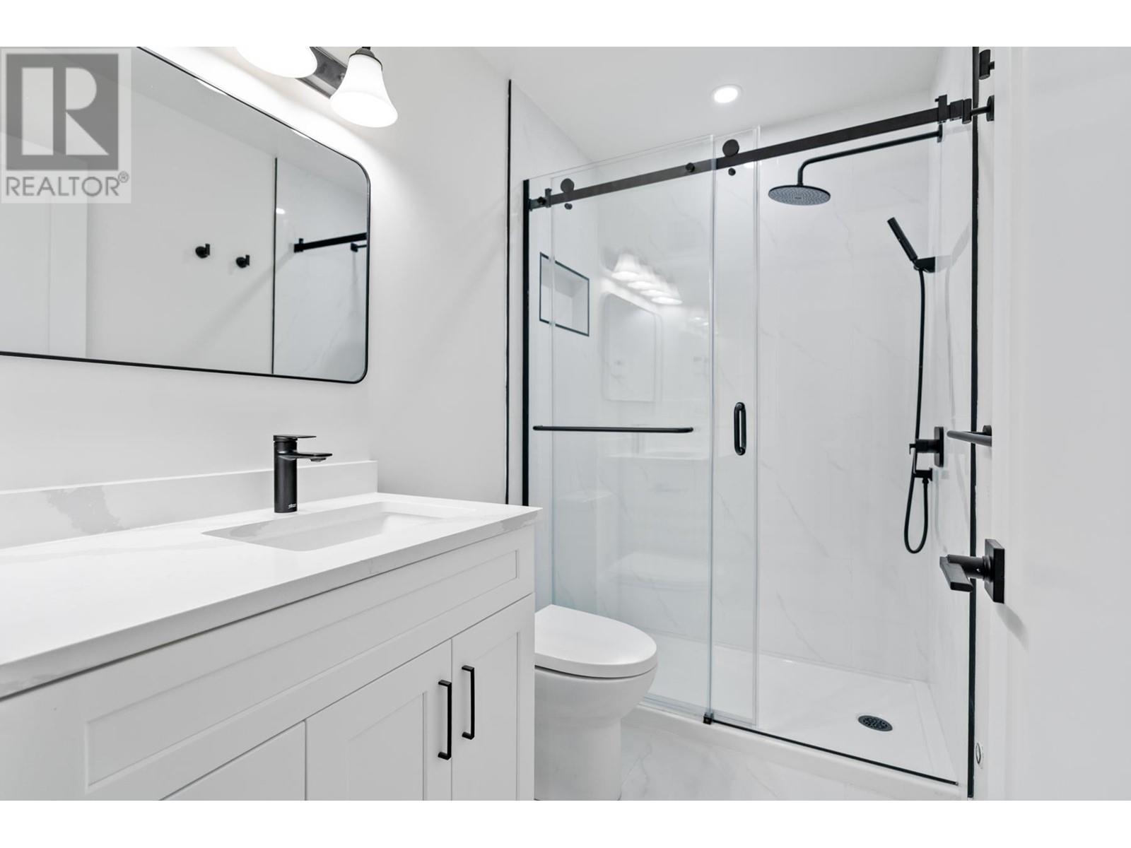 7423 13th Avenue, Burnaby, British Columbia  V3N 2E2 - Photo 8 - R2988498