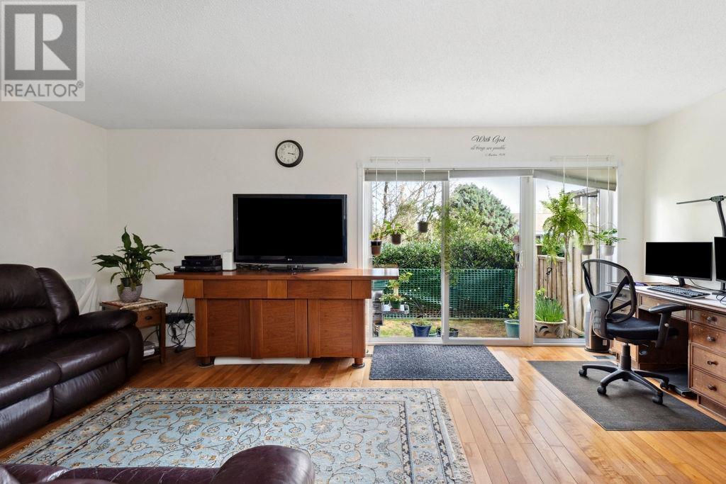 Property at 1059 CECILE DRIVE image 5