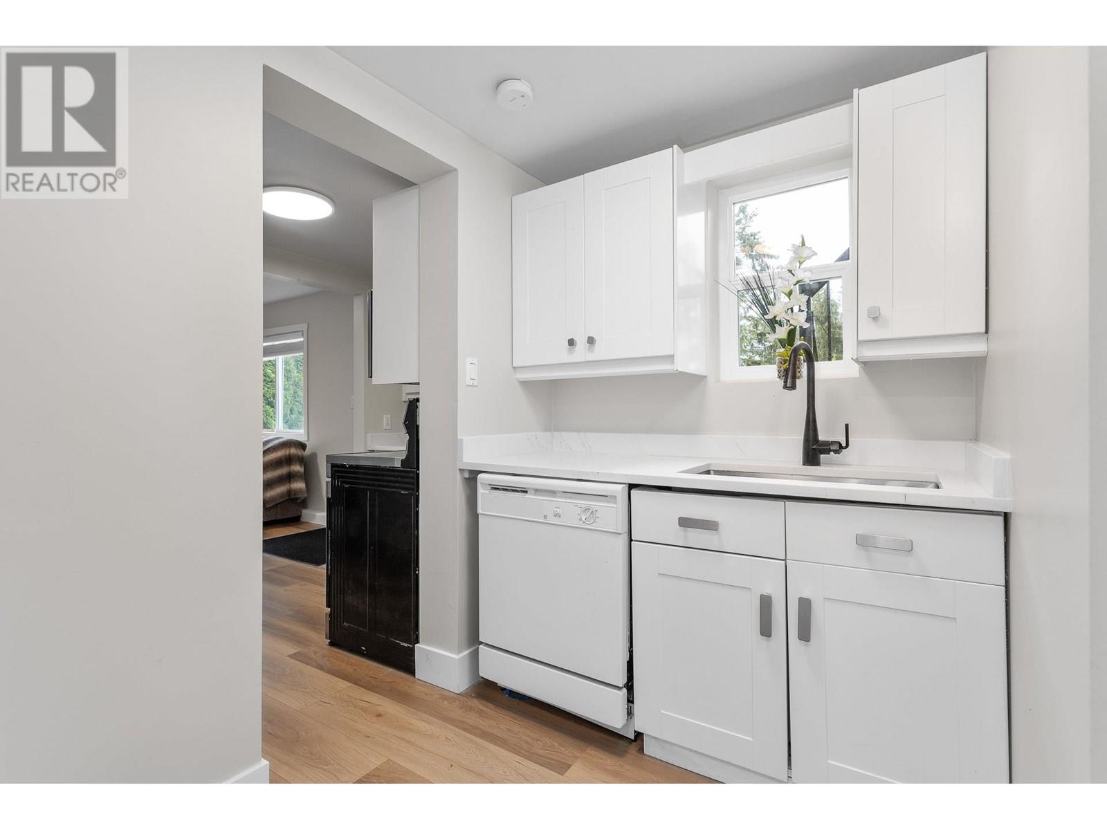2466 Tolmie Avenue, Coquitlam, British Columbia  V3K 3E7 - Photo 29 - R2988495