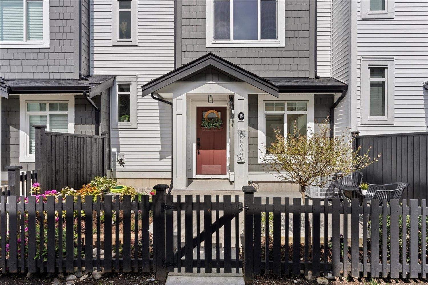 19 6897 201 Street, Langley, British Columbia  V2Y 0Z3 - Photo 1 - R2987542