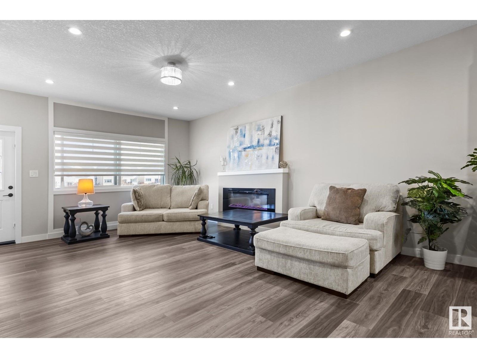 Property at #6 2803 14 AV NW NW image 3