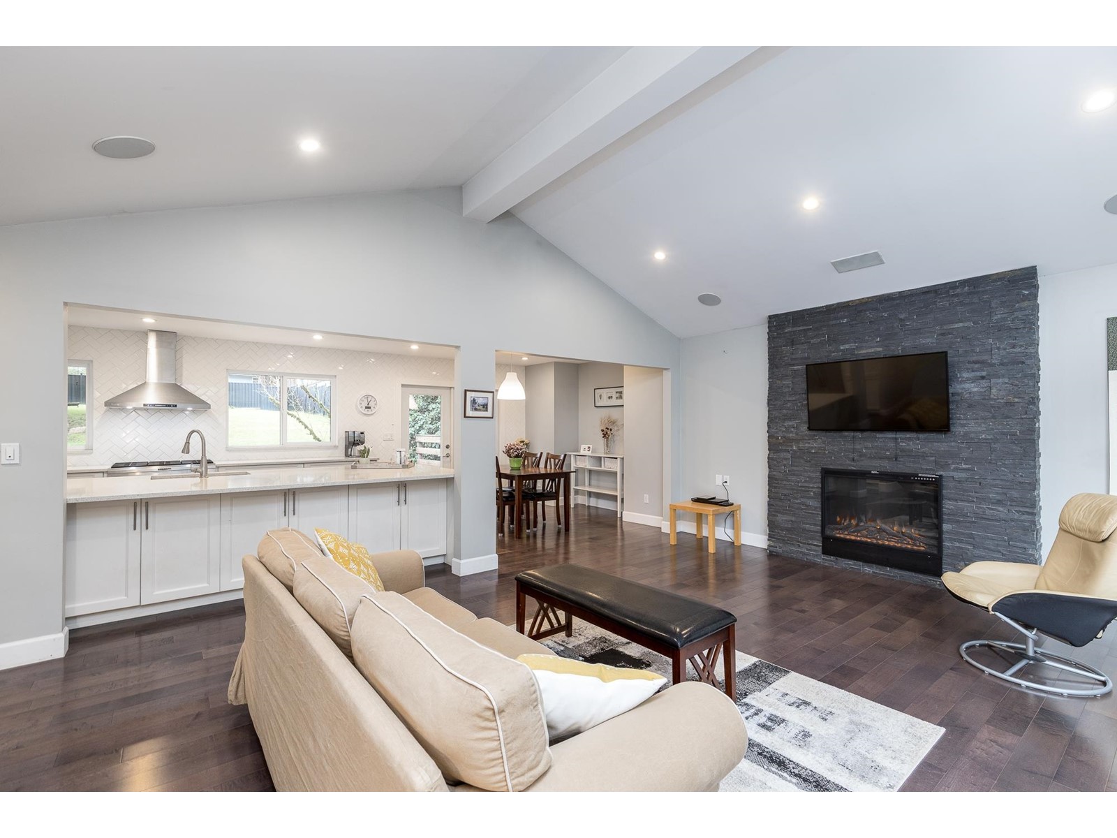 20580 48 Avenue, Langley, British Columbia  V3A 3L6 - Photo 3 - R2987989