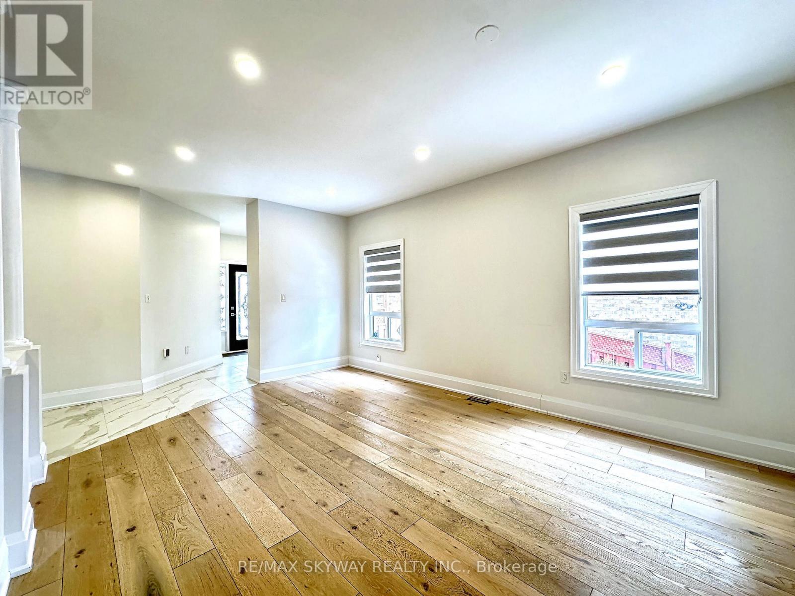 4695 Apple Blossom Circle, Mississauga (Creditview), Ontario  L5V 3C7 - Photo 14 - W12072985