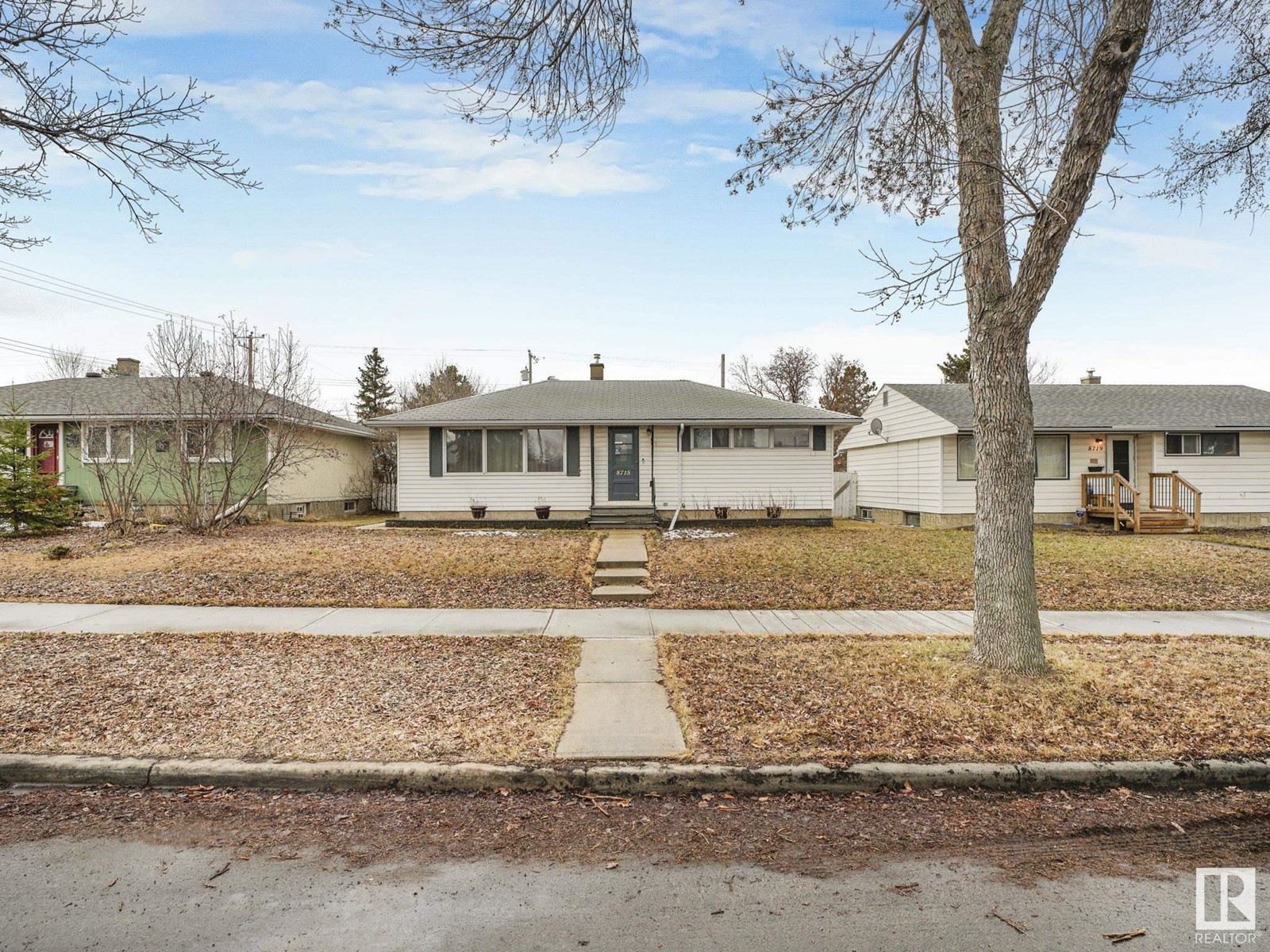 Property at 8715 64 AV NW image 4