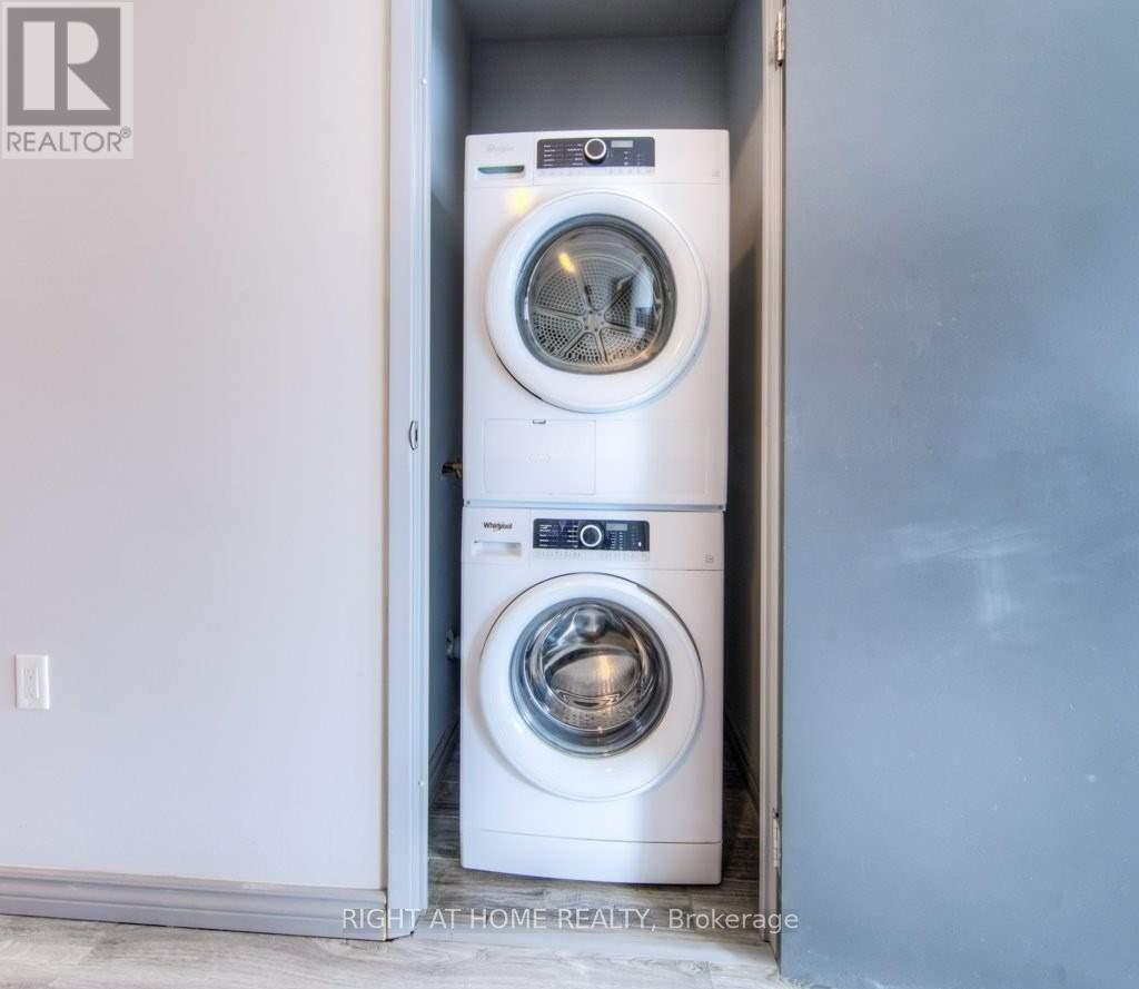 F114 - 275 Larch Street S, Waterloo, Ontario  N2L 0J3 - Photo 3 - X12072932