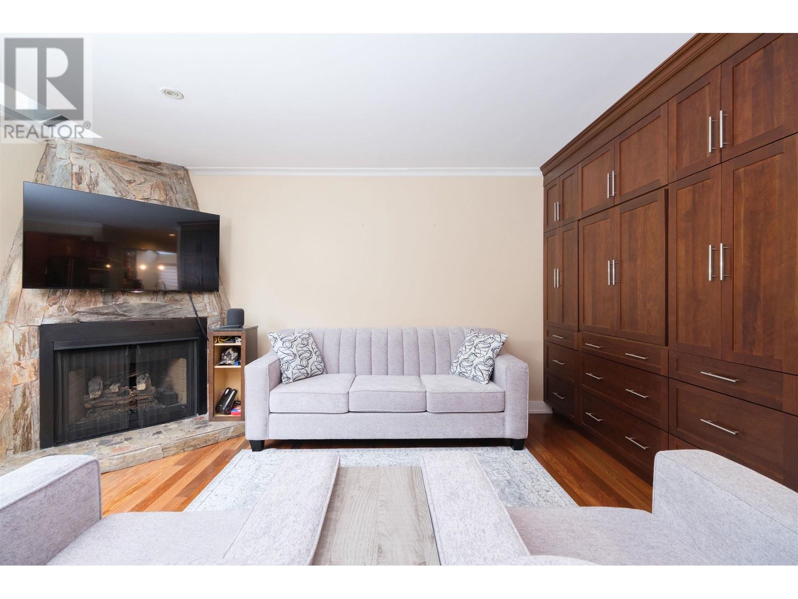 1151 Montroyal Boulevard, North Vancouver, British Columbia  V7R 2H8 - Photo 7 - R2988522