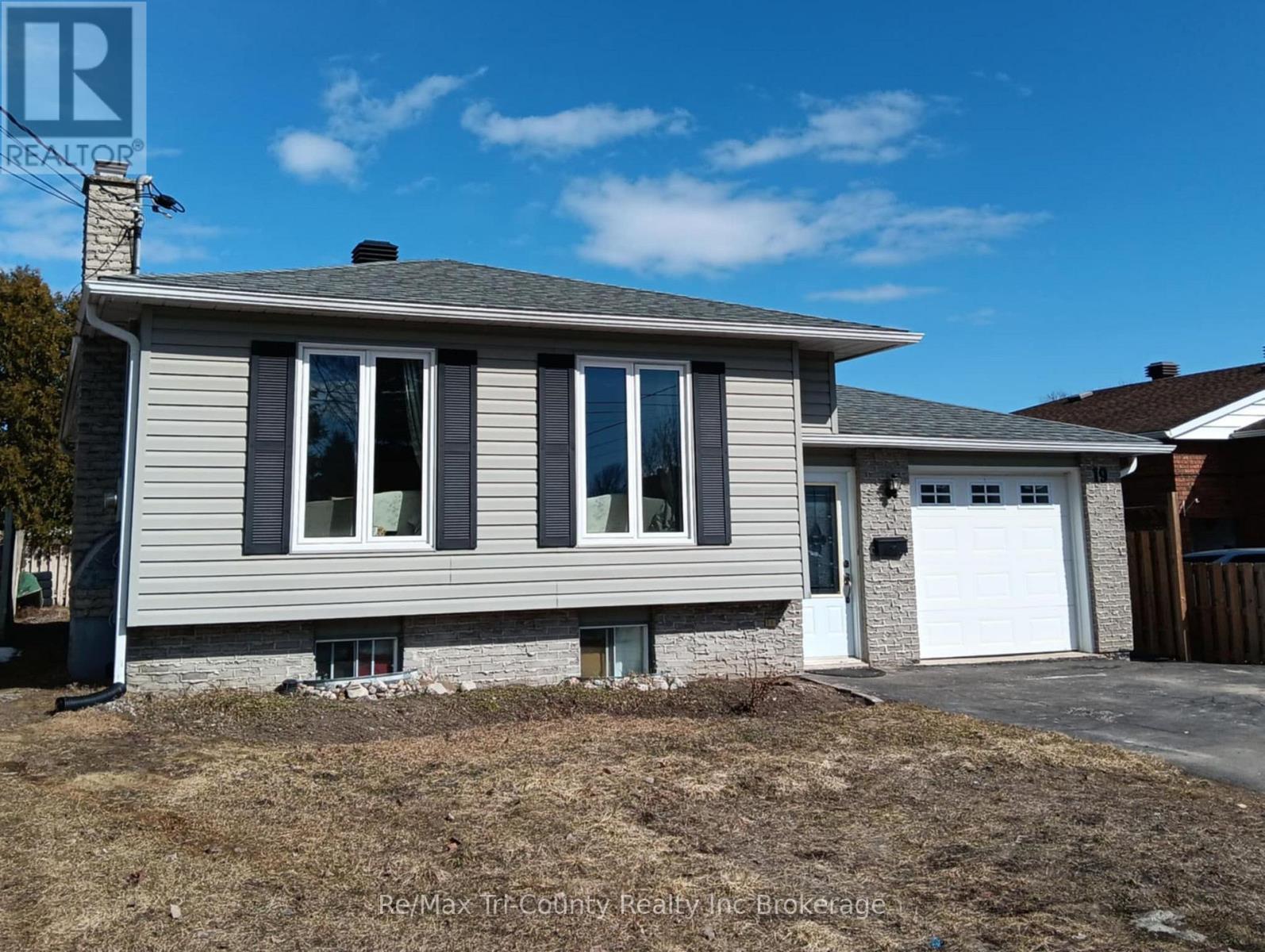 19 Belleview Crescent, North Bay, Ontario  P1B 8V2 - Photo 1 - X12073015