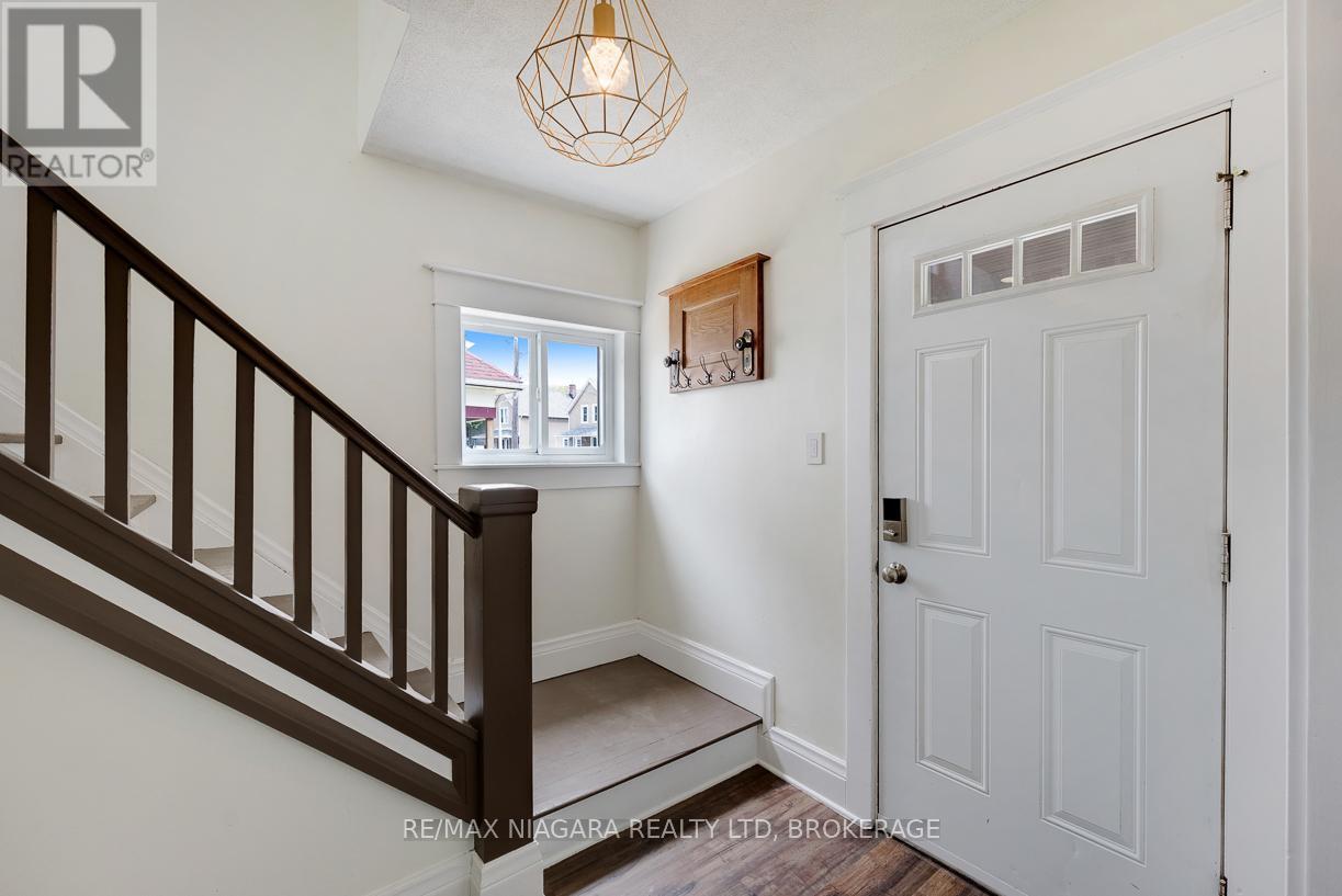 20 Randolph Street, Welland, Ontario  L3B 4C2 - Photo 18 - X12073036